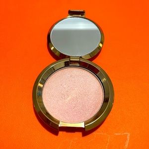 No longer available, Becca Cosmetics highlighter in Rose Quartz